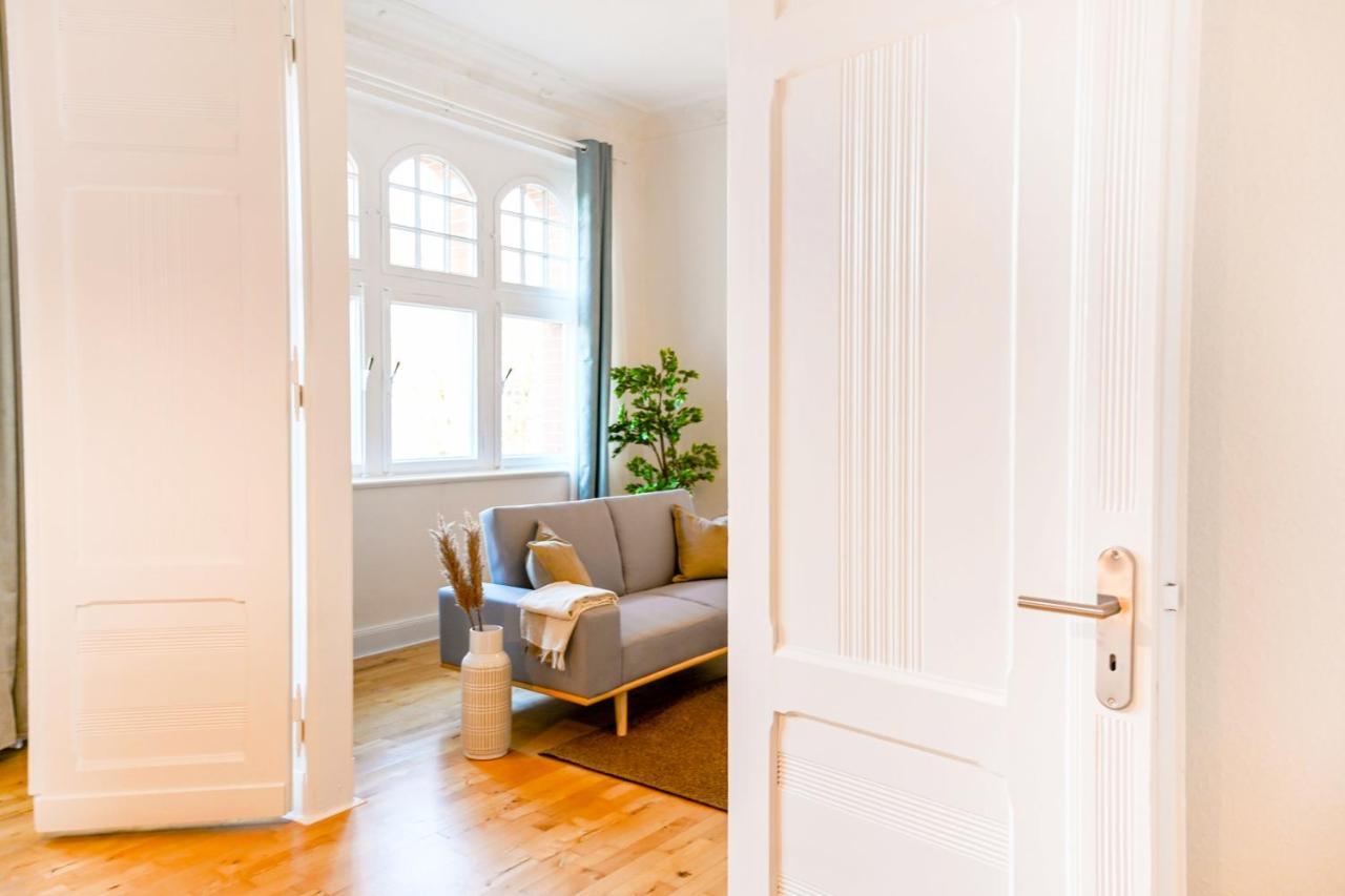 120Qm Denkmal Apartment In Krefeld Mit Stuck Und Balkon - Beuys Apartments - Krefeld Exteriér fotografie